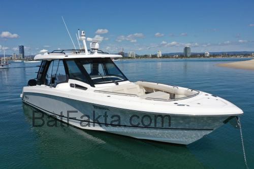 Boston Whaler 350 Realm tekniska specifikationer och recensioner